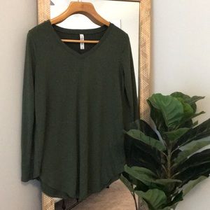 Loose-fitting, Dark Green Tunic length V Neck